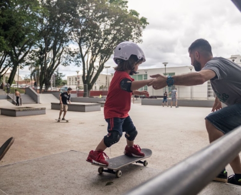 O skate demanda, como qualquer outro esporte, claro, dedicação para alcançar a excelência, mas tendo ao seu lado professores e instrutores capacitados, o caminho para isso se torna muito mais fácil.