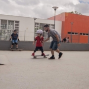 A Brigsk8 da aulas de skate em Curitiba na Praça do Atlético, nos clubes Curitibano, Duque de Caxias e Santa Mônica, na Escola Dunamys, e também em condomínios.